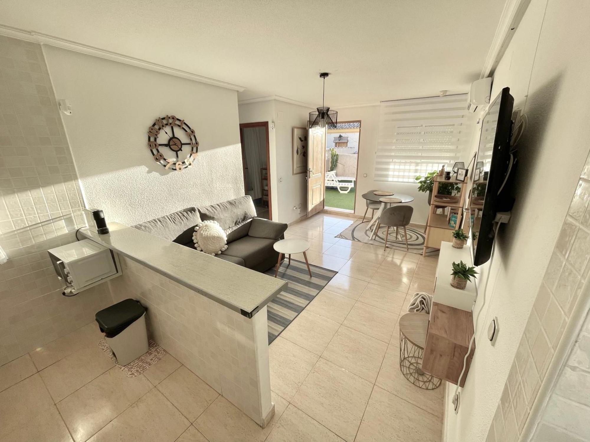 Pretty Bungalow With Private Terrace Polop Luaran gambar