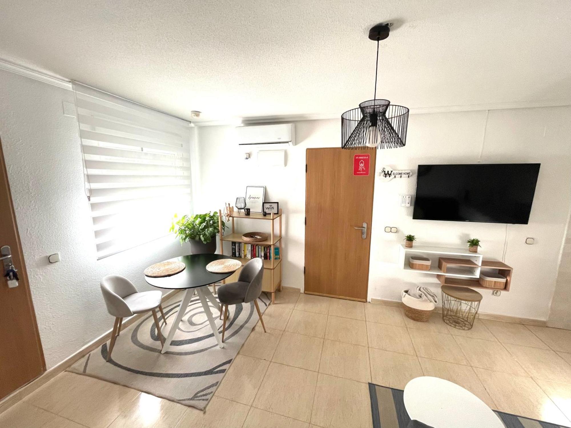 Pretty Bungalow With Private Terrace Polop Luaran gambar